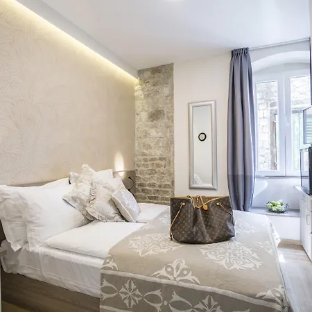 Centro Di Centri Gæstehus 4*